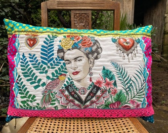 Beautiful Frida Kahlo XL boho cushion with colorful lace flowers and braids "Frida and Bonito"