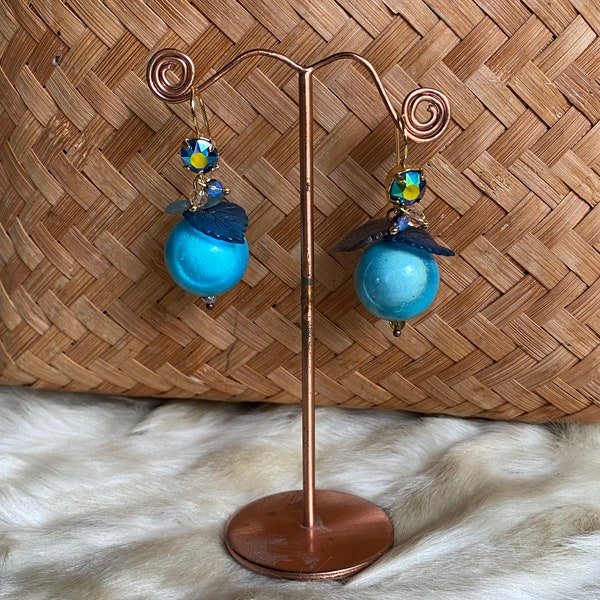 Boucles chic grosses perles bleu turquoise feuilles et cristal swarovski "Fleurs de printemps"