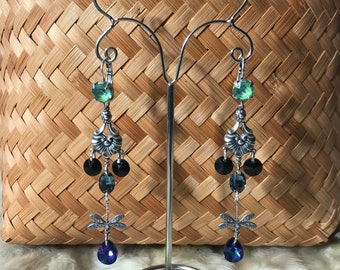 Boucles art nouveau laiton argenté libellules et cristal swarovski "Au royaume d'Ondine"