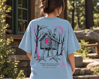 Yaga-inspiriertes Shirt | Baba-Yaga-Grafik-T-Shirt | Chicken-Leg-House-Shirt | Folk-Horror-T-Shirt | Hexen-Oversize-T-Shirt