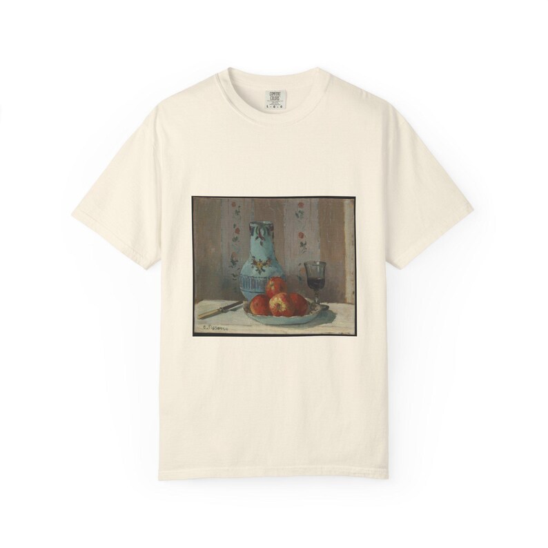 Camiseta con estampado de naturaleza muerta con manzanas de Camille Pissarro, camiseta de arte impresionista, Comfort Colors 1717 imagen 2