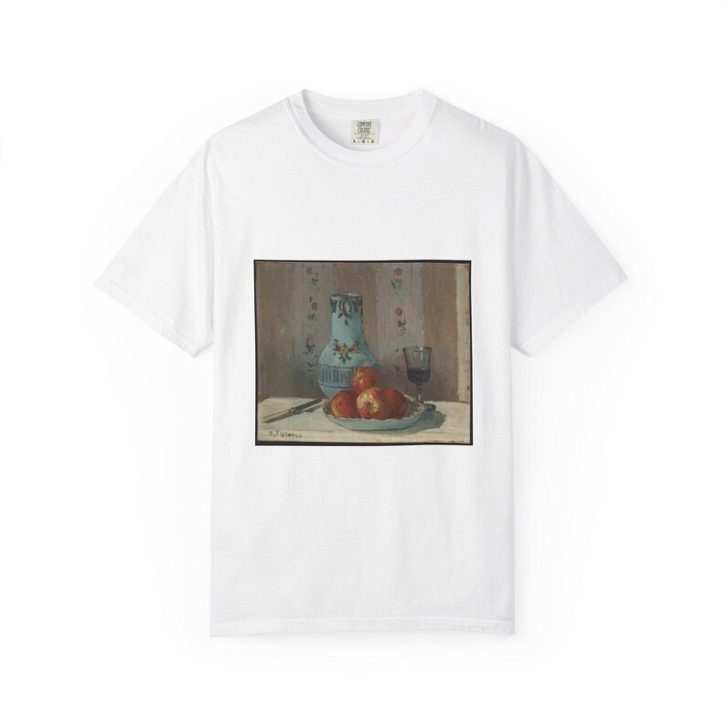 Camiseta con estampado de naturaleza muerta con manzanas de Camille Pissarro, camiseta de arte impresionista, Comfort Colors 1717 imagen 1
