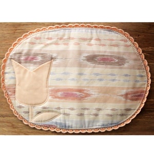 2 handmade fabric placemats with tulip cutlery pockets