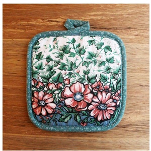 quilted potholder stylized flowers and leaves