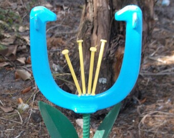 Teal Horseshoe Flower: Recycled Metal Garden Art