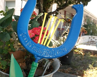 Blue, Horseshoe Flower, Horseshoe Garden Stake, Welded Metal Yard Art