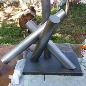 Escultura abstracta contemporánea, arte en metal soldado