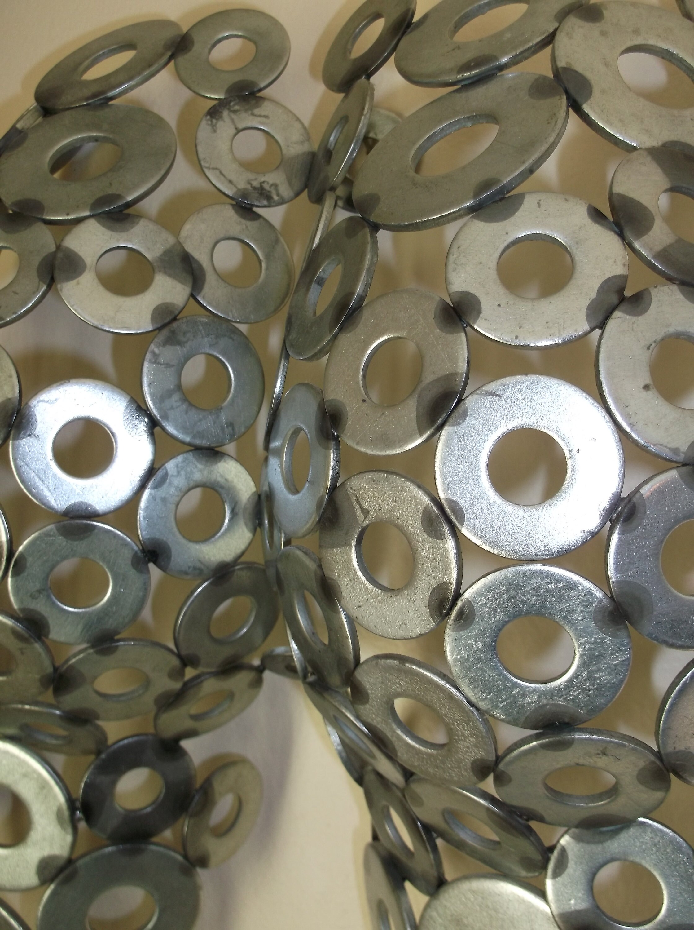 Moderne Wandkunst aus Metall Metallskulptur Buns of Steel | Etsy