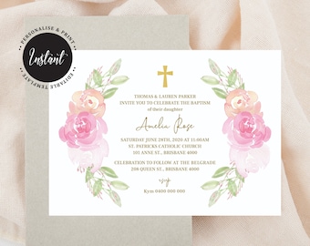 Puede incluir: Una tarjeta de invitación de bautizo con un diseño floral. La tarjeta presenta rosas de acuarela rosas y melocotón y hojas verdes. El texto incluye los nombres Thomas & Lauren Parker y el nombre Amelia Rose. La tarjeta está sobre un fondo gris claro.