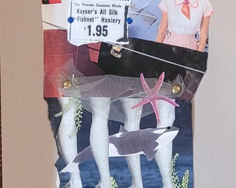 Peut inclure: Un collage en techniques mixtes présentant une publicité vintage pour les bas Kayser's All Silk Fishnet, une découpe d'une personne en uniforme blanc et casquette, une étoile de mer rose, un orque noir et blanc et quatre jambes en bas.