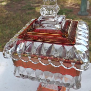 Piatto per dolci in vetro rosso rubino di Westmoreland con motivo "Wedding Pattern"