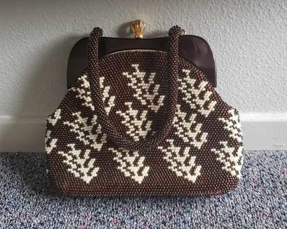 Vintage Beaded Purse Evening Handbag Lucite Frame