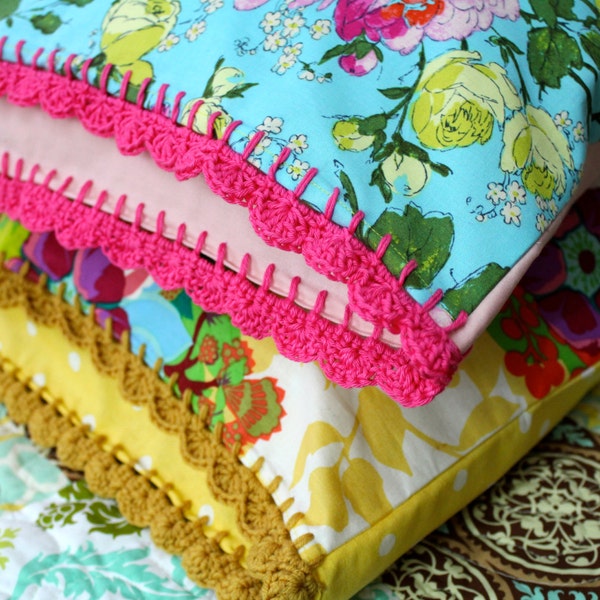 Funda de almohada de ganchillo con bordes