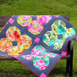 Floral Patchwork Quilt, Grey Pink and Blue Flower Pattern, Lap Quilt Baby Blanket image 4