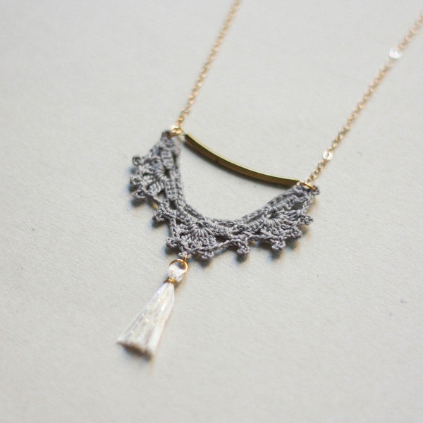 Tassel necklace lace gray and white