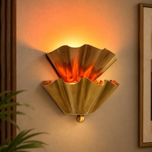 Applique murale en laiton massif, luminaire moderne du milieu du siècle, lampe murale vintage en forme de coquillage, luminaire minimaliste pour coiffeuse de chambre ou salon