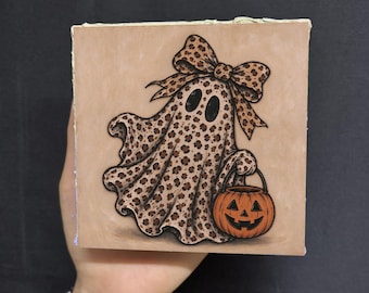 Handgeschilderd Halloween-spookje in olieverf, mini handgeschilderd canvas, speelse Halloween-kunst, spookmeisje met strik, gotische Halloween-decoratie