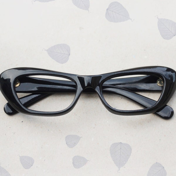 Fabulous Cat-Eye Frames /deadstock Vintage 50s eyeglass / Thick black eyeglasses / Sunglasses nos cateye pin up