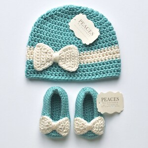 Baby & Co Baby Hat and Shoes Set (skull cap beanie)