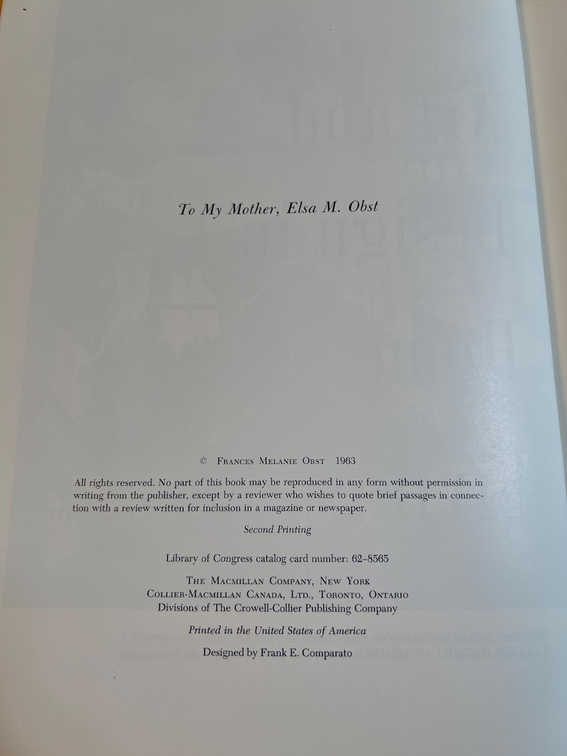 以下が含まれることがあります： テキストが書かれた本のページ。テキストは「To My Mother, Elsa M. Obst」と書かれており、Frances Melanie Obstの著作権情報（1963年）が含まれています。追加のテキストは、出版社と印刷に関する詳細を提供しています。