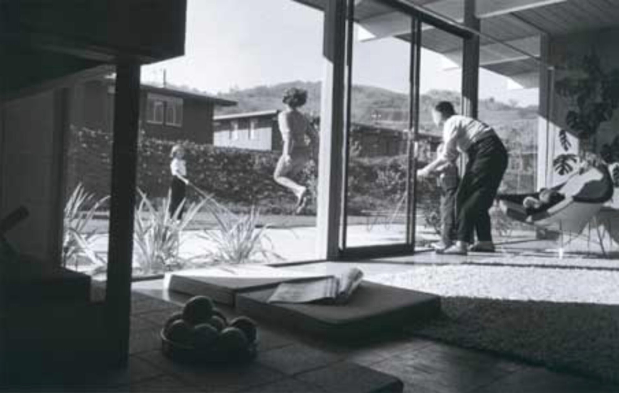 Eichler: Modernism Rebuilds the American Dream by Paul Adamson