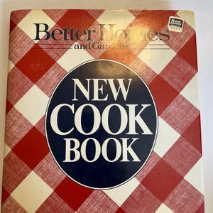 Better Homes and Gardens New Cook Book 1981 retro vintage cookbook red white tablecloth checkered cover