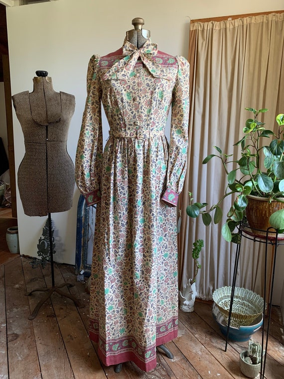 1970s English Lady Garden Dress - image 5