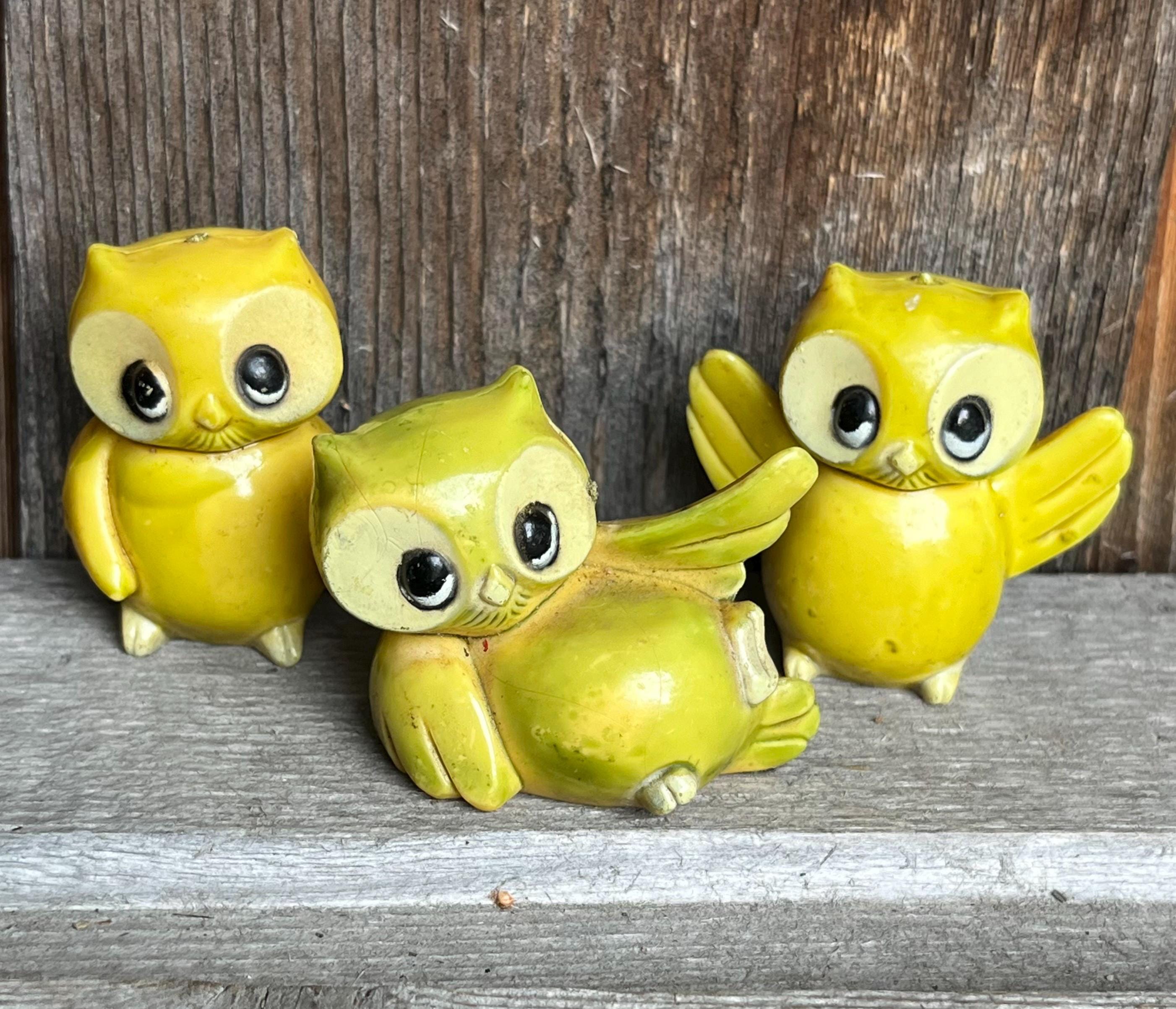 Set of 3 mid-century hard plastic owls