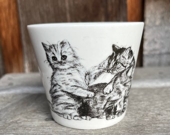 Vintage Cats Forty Winks by Cheri Lane - Porcelain plant holder with kittens - Gift for Cat Lovers