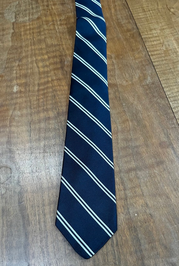 Vintage tie by Rivetz of Boston - all silk - clas… - image 3