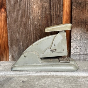 Vintage Swingline Speed Stapler No. 3 - Art Deco industrial stapler from 1950s or 1960s.