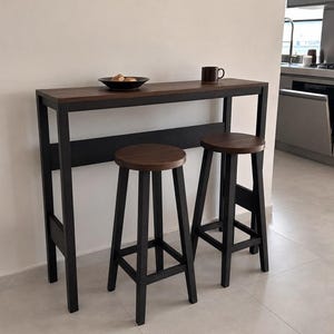 Mesa de desayuno de madera con 2 taburetes, juego de comedor estrecho de altura de mostrador.