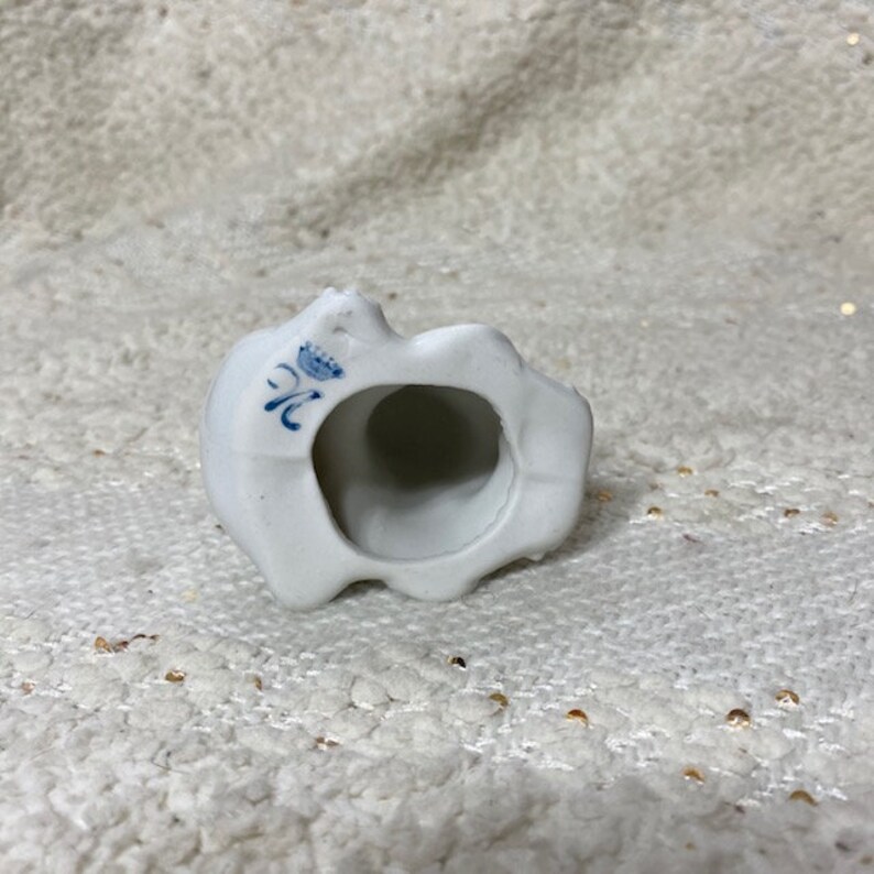 Vintage white /& blue porcelain dog figurine mini hound crown over N backstamp