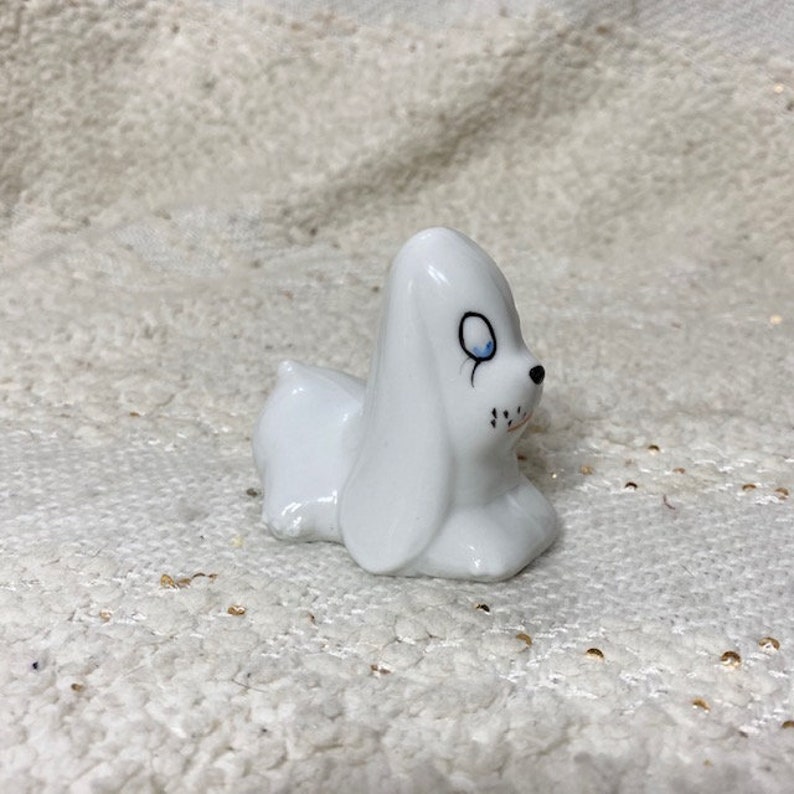 Vintage white /& blue porcelain dog figurine mini hound crown over N backstamp