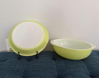 Vintage Pyrex #909 Lime Green 9" Pie Plate | 1950s Milk Glass Ovenware | Mid Century MCM Bakeware | Near Mint