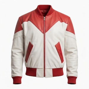 Puede incluir: Una chaqueta tipo bomber bicolor con panel superior en el pecho y cuello de color rojo, combinada con cuerpo y mangas en color crema. Incluye una cremallera metálica plateada, dos bolsillos inclinados con borde rojo y puños y dobladillo acanalados.