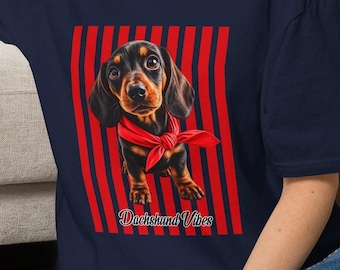 T-shirt met teckelportret, teckel op rode strepen