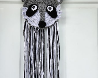 Racoon crochet wall hanging|nursery decor|woodland theme/crochet/racoon/ baby shower gift/gift/nursery