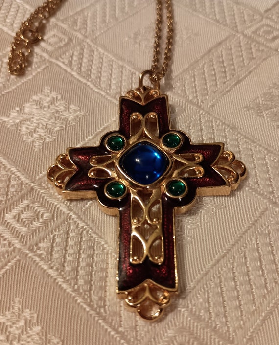 Vintage avon enamel celtic cross necklace