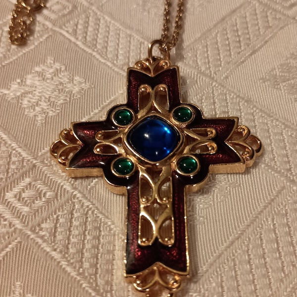 Vintage avon enamel celtic cross necklace