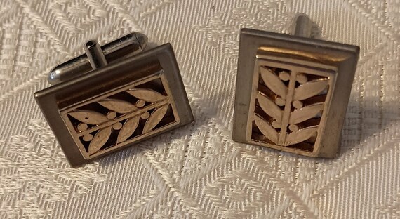 Swank leaf pattern cuff links - image 1