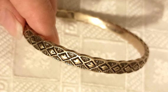 classic bangle diamond shape design - image 1