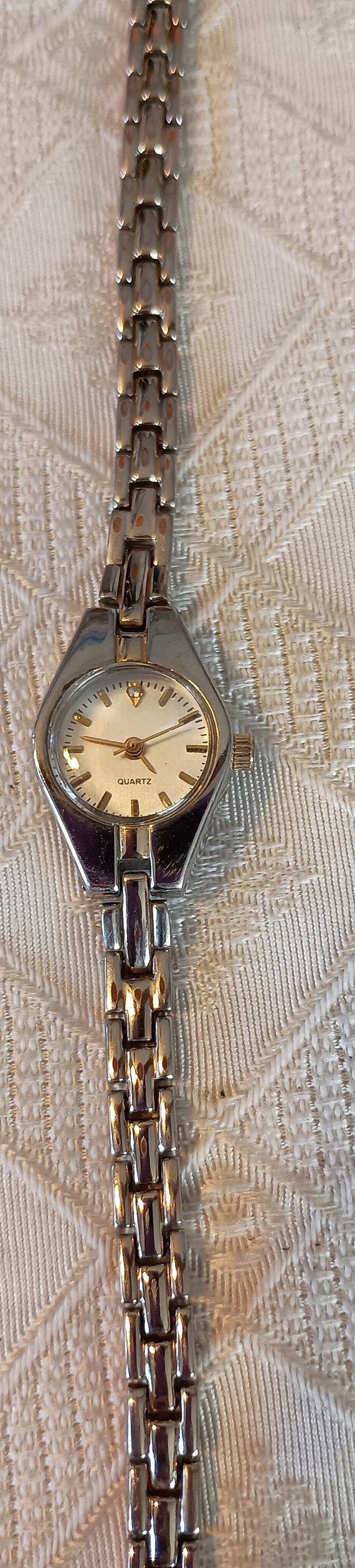 Vintage geneva silver tone watch