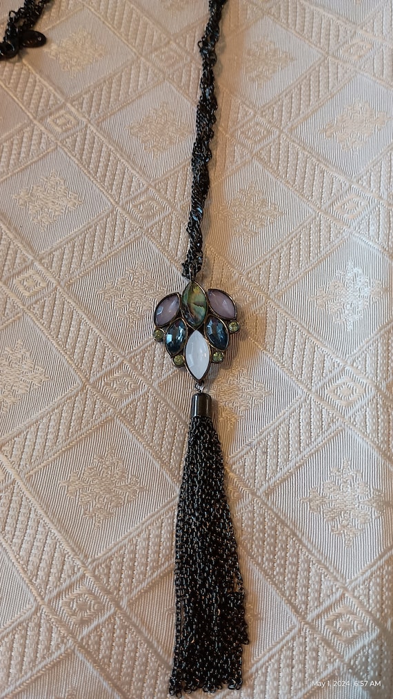 Black metal peacock color rhinestone tassel neckla