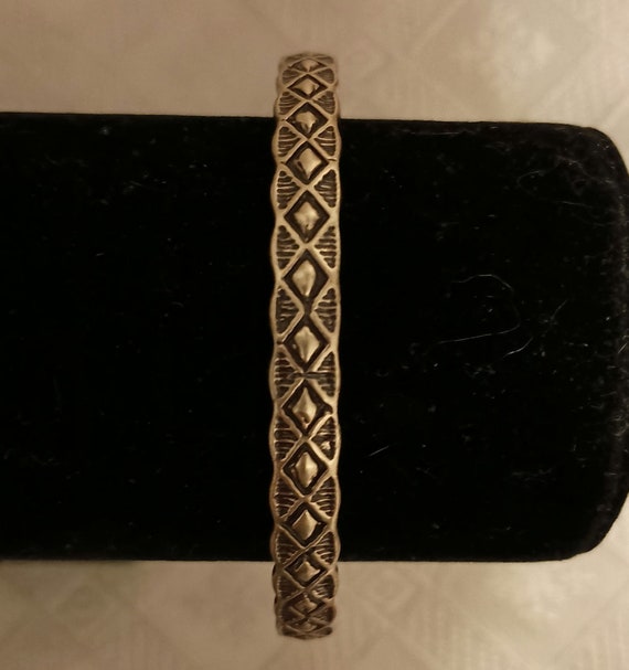 classic bangle diamond shape design - image 3