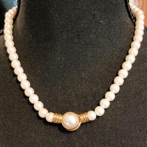 Vintage reversible faux pearl necklace