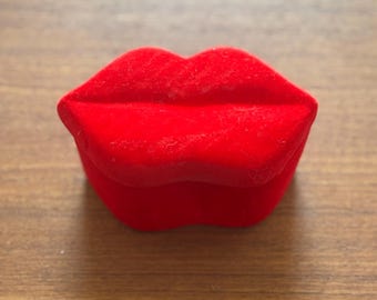 Red Velvet Kiss Trinket Box: 90s Pop Art Vanity Container