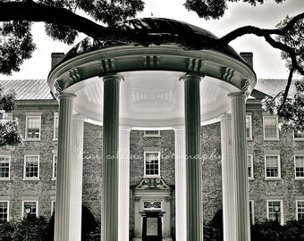 University of North Carolina,Old Well UNC Chapel Hill B&W,North Carolina,Tarheel Fan,UNC grad gift,UNC Alumni,Carolina,Tarheel gift