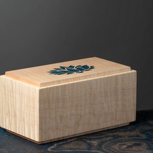 Wedding favor, keepsake box, Custom engraved box,  wedding gift box, keepsake box, personalized wooden box. CURLY MAPLE BOX
