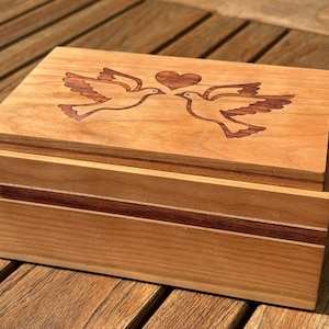 Wedding favor, keepsake box, Custom engraved box,  wedding gift box, keepsake box, personalized wooden box. Cherry wooden BOX